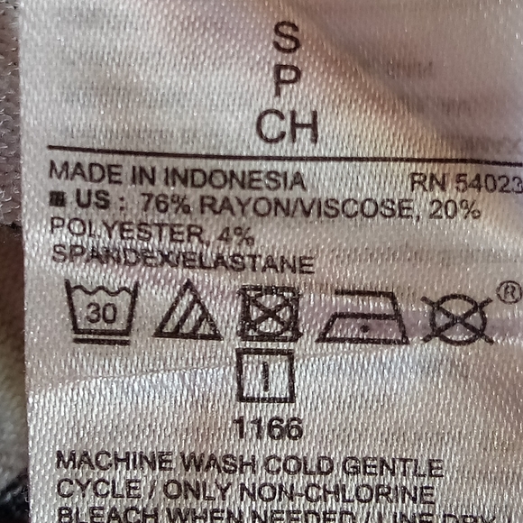 🛍️ BUNDLE ONLY 🛍️Old Navy Cream and Black Striped Long Sleeve Tee - Picture 5 of 6